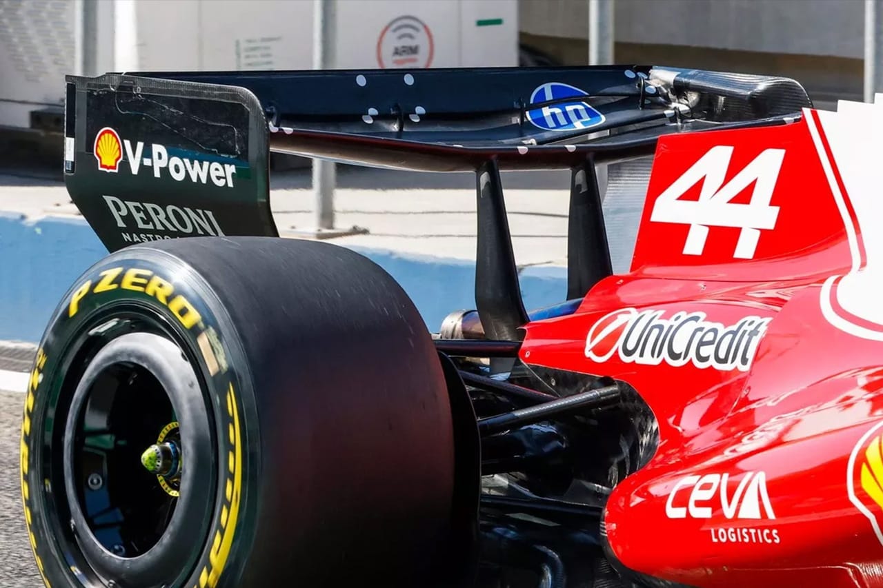 フェラーリF1回転式リアウイング登場でクルサードが“第3ペダル”を回想