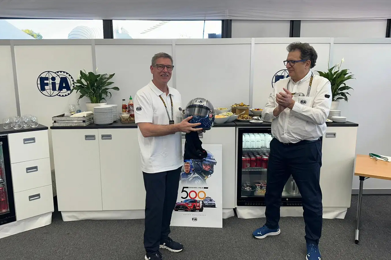 F1セーフティカーの象徴 ベルント・マイレンダーが通算500戦の節目