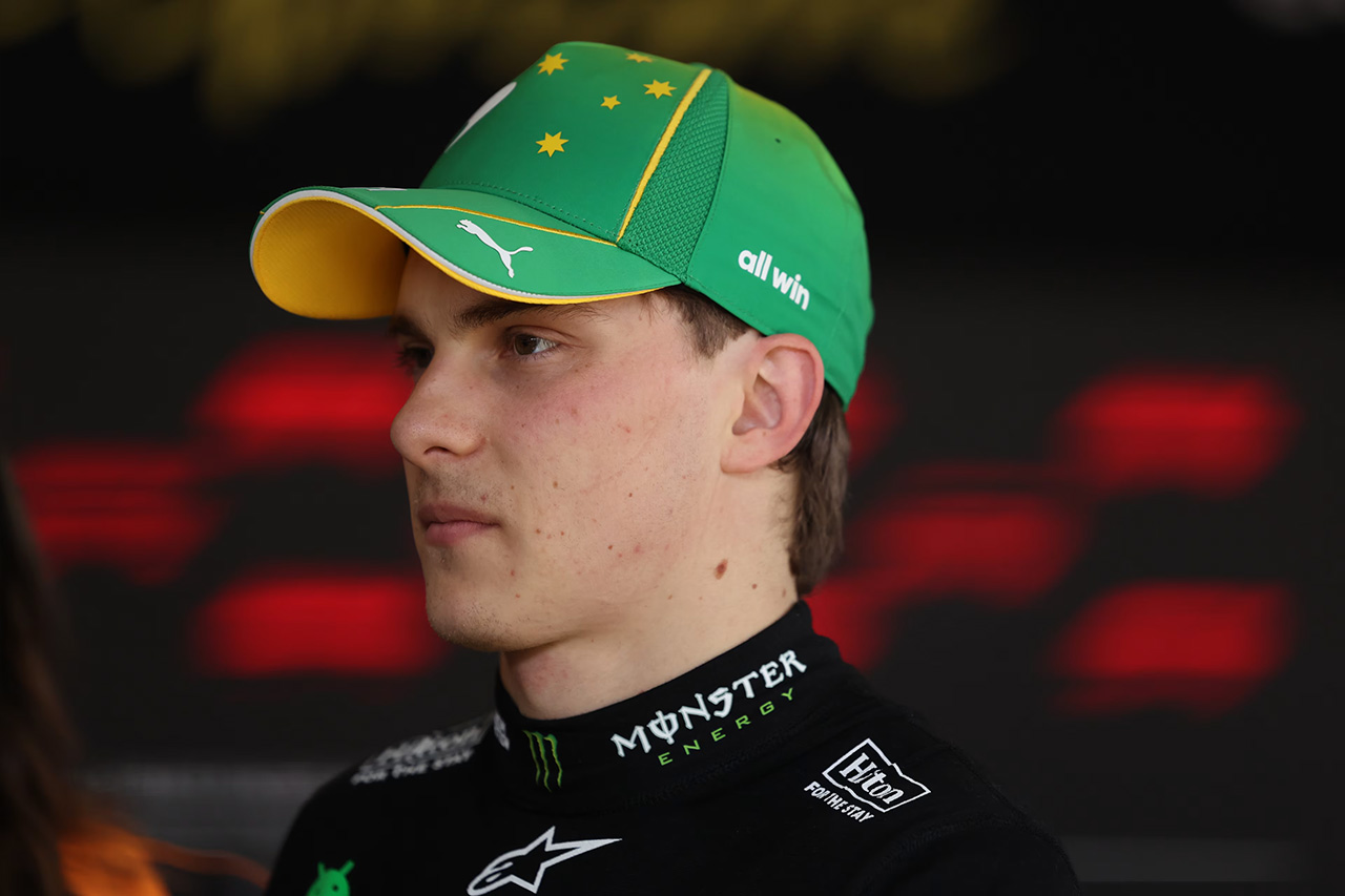 オスカー・ピアストリ F1オーストラリアGP初日最速「学ぶことが多すぎる」