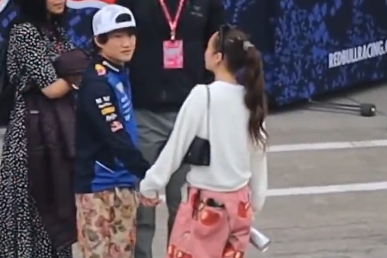 角田裕毅 F1日本GPでケイナと手つなぎ動画が話題 素の表情に反応