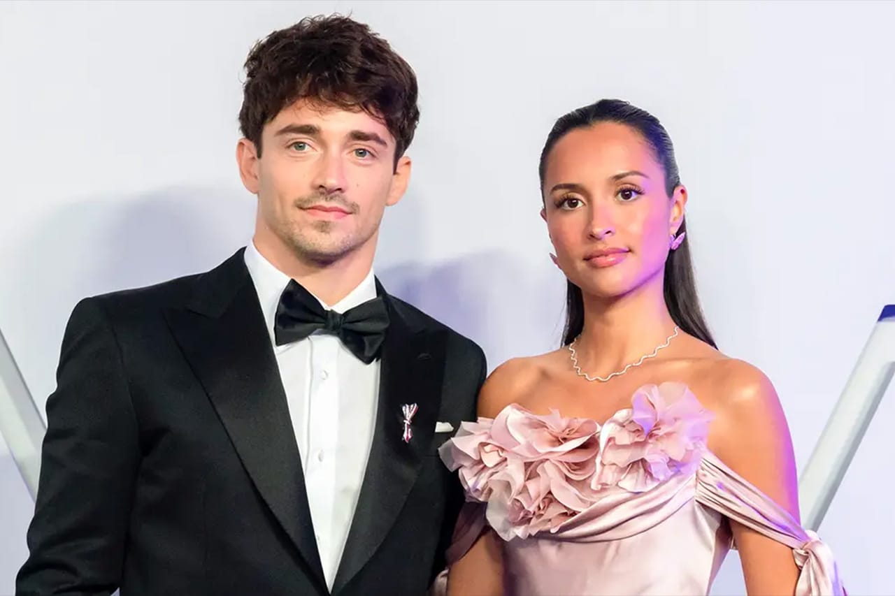 シャルル・ルクレール モナコ公から結婚祝い 特注フェラーリ模型を受領