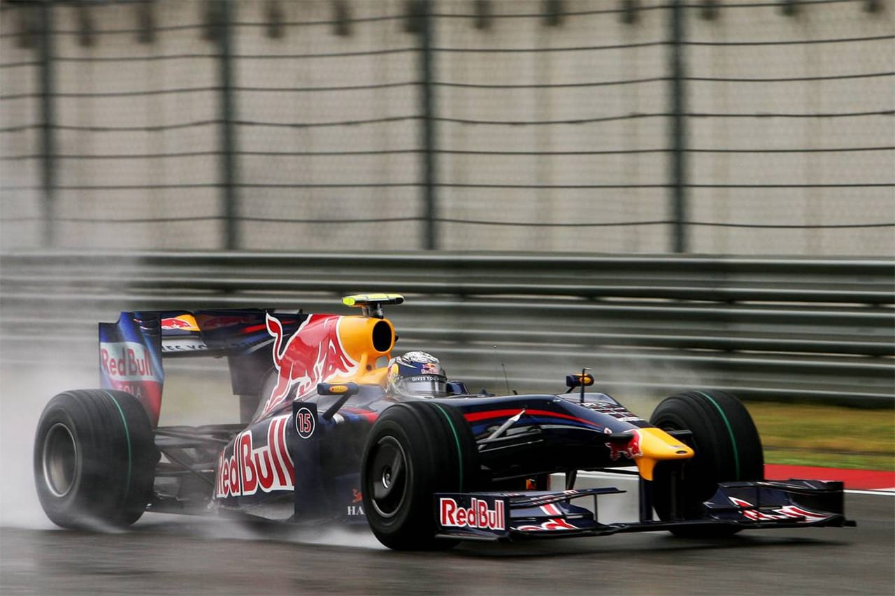 レッドブルF1 初勝利から17年 雨の中国GPでベッテルが刻んだ転換点