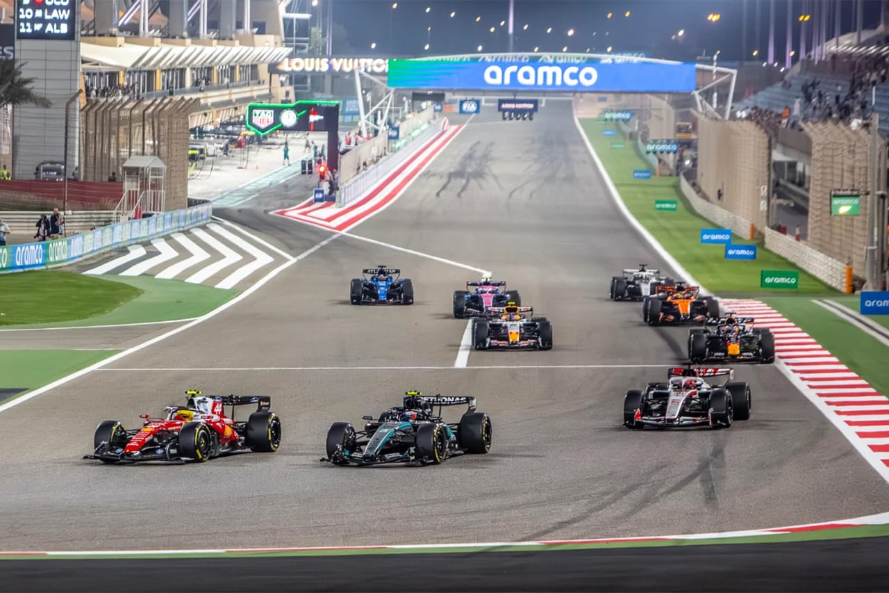 フェラーリF1のスタート優位消滅か FIA制御変更でメルセデスに追い風