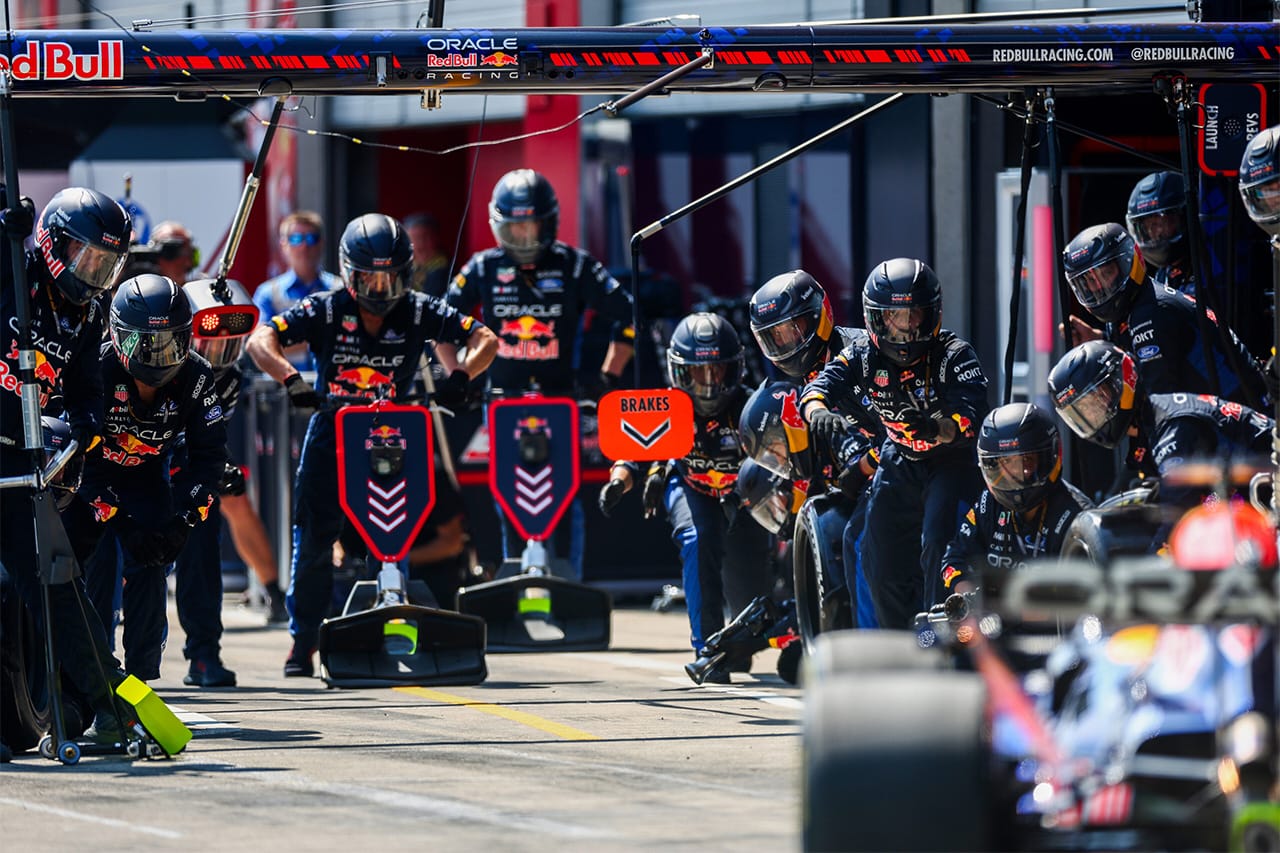 メルセデスF1 フェルスタッペンに巧妙なピット戦術? クルサードが指摘