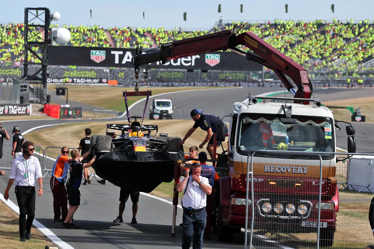 レッドブルF1 フェルスタッペン連続トラブルでリアウイング変更も視野
