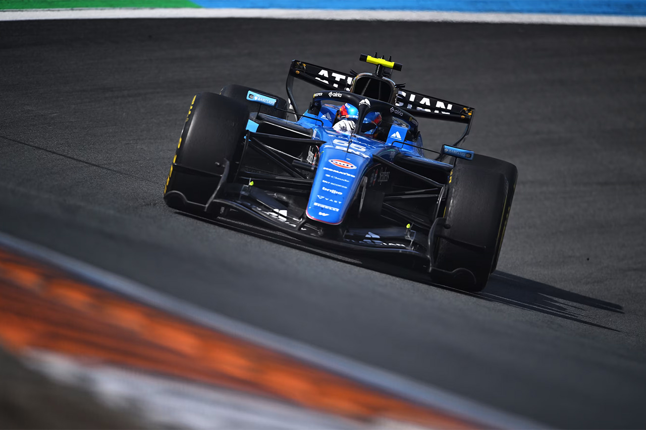 カルロス・サインツJr. アストンマーティンF1に困惑「速いのになぜ僕たちが前？」