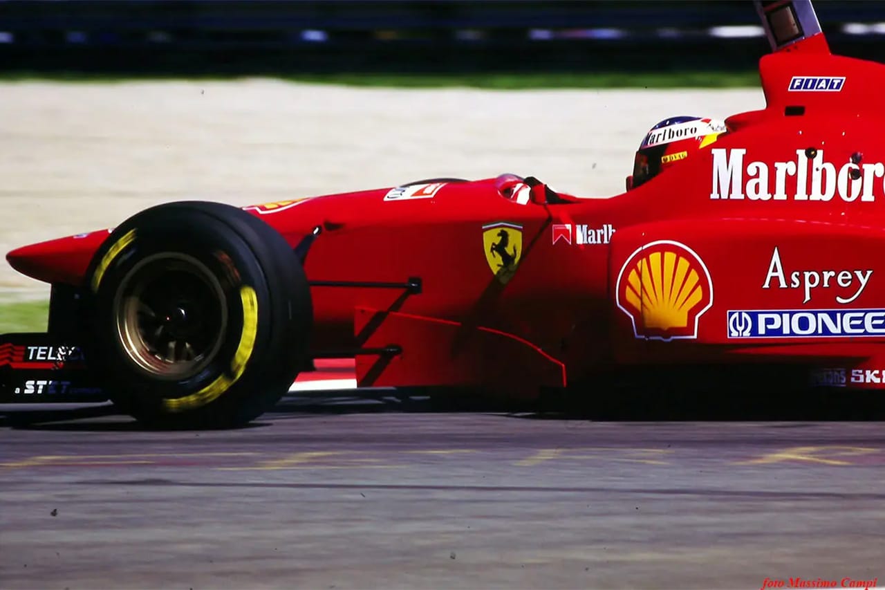 フェラーリF1 モンツァでシューマッハ特別カラーリング 1996年仕様をオマージュ