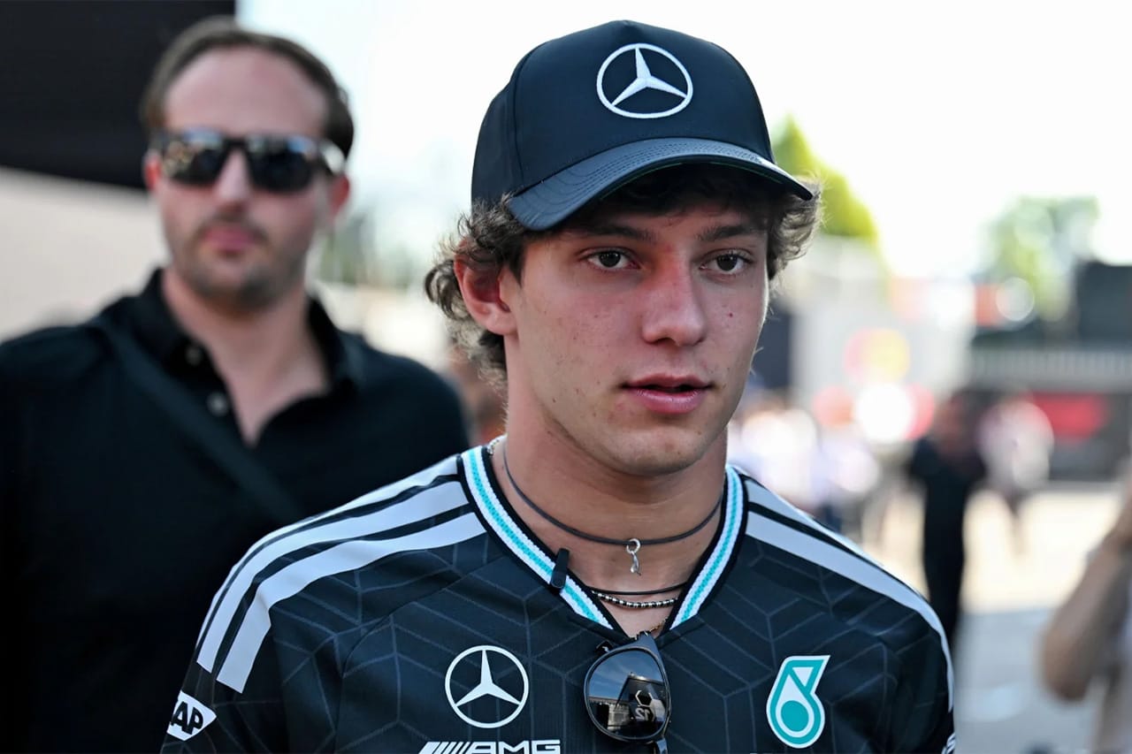 キミ・アントネッリ フェラーリF1移籍説を一蹴「メルセデスでとても幸せ」