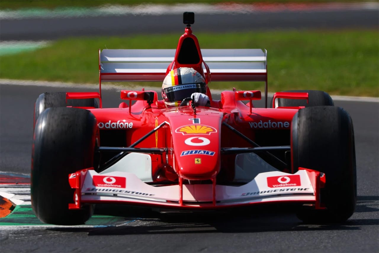 セバスチャン・ベッテル シューマッハのF2002でモンツァを走行「彼を強く感じた」