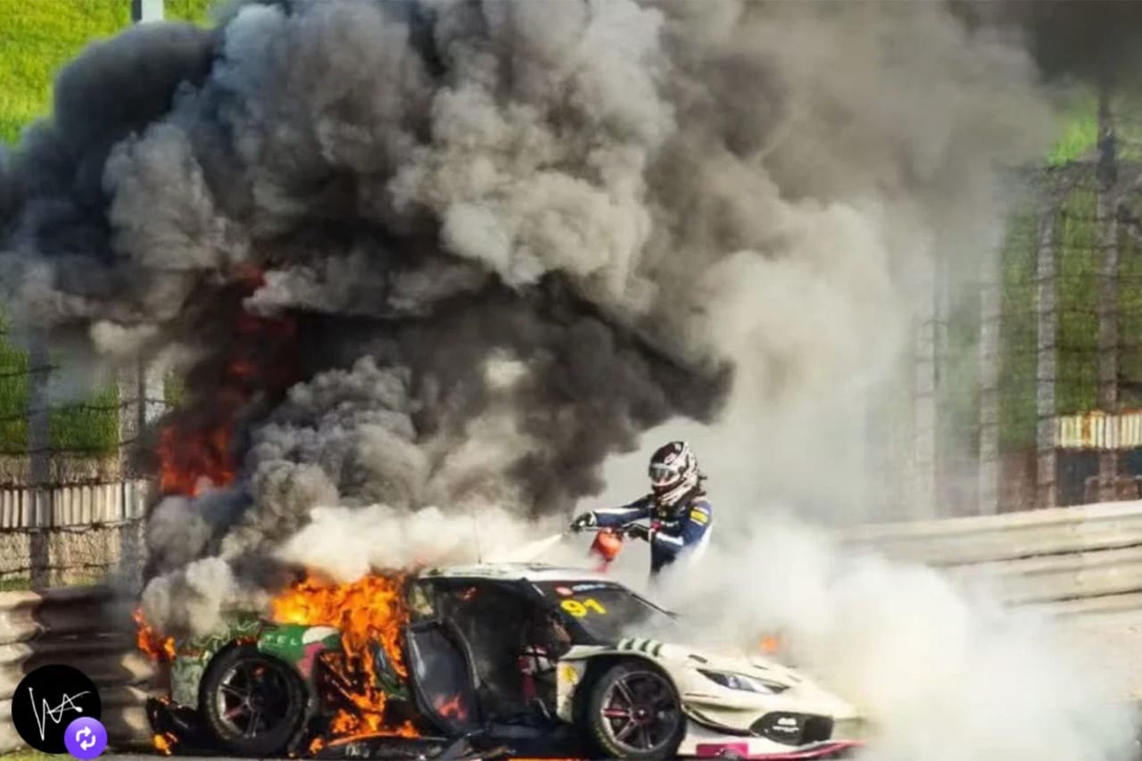 China GT フェラーリ炎上事故で声明 救助体制への批判受け「徹底的に調査」