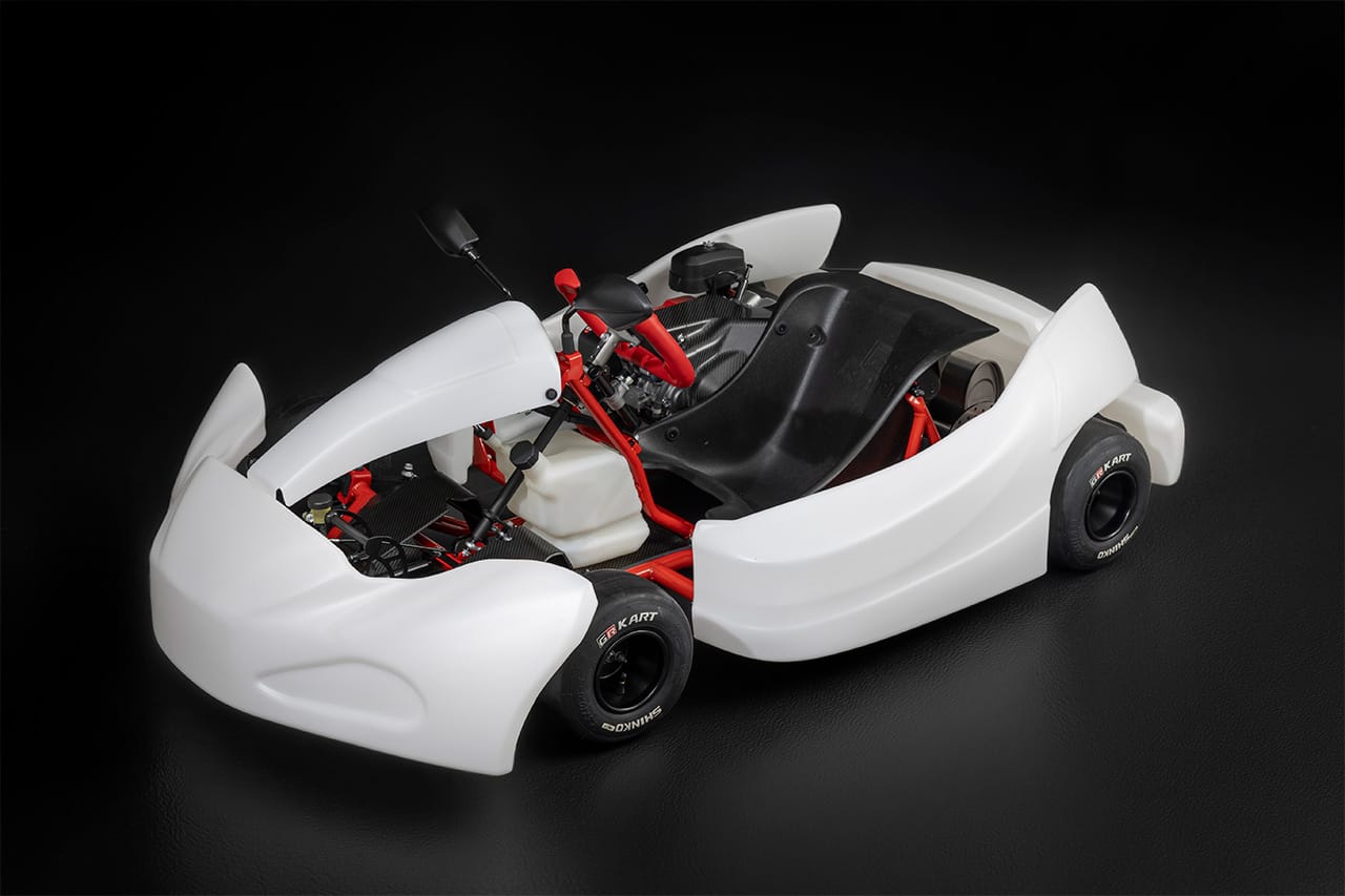 トヨタGR 入門用レーシングカート「GR KART」発売 価格38万5000円