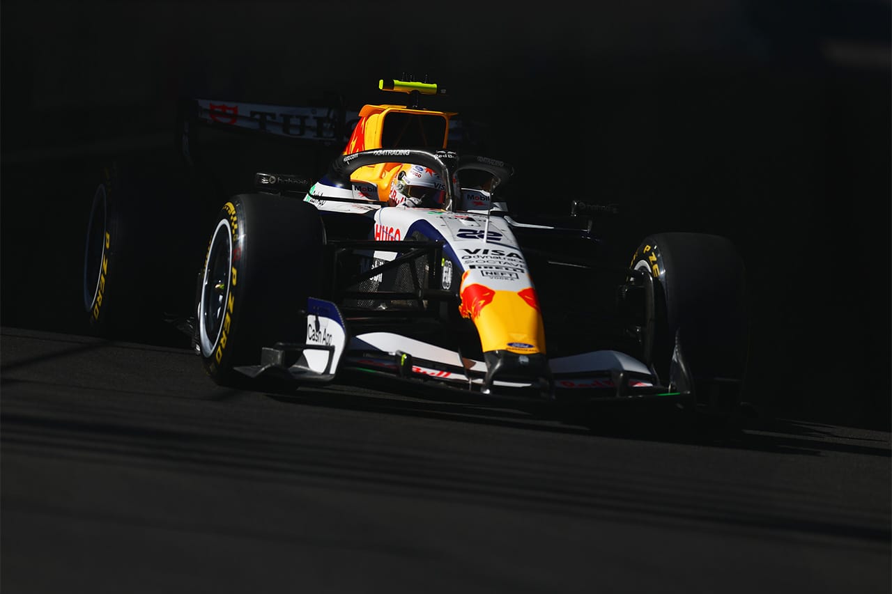 レーシングブルズF1代表 角田裕毅の初日を評価「難しい走行でもライバル勢の前」